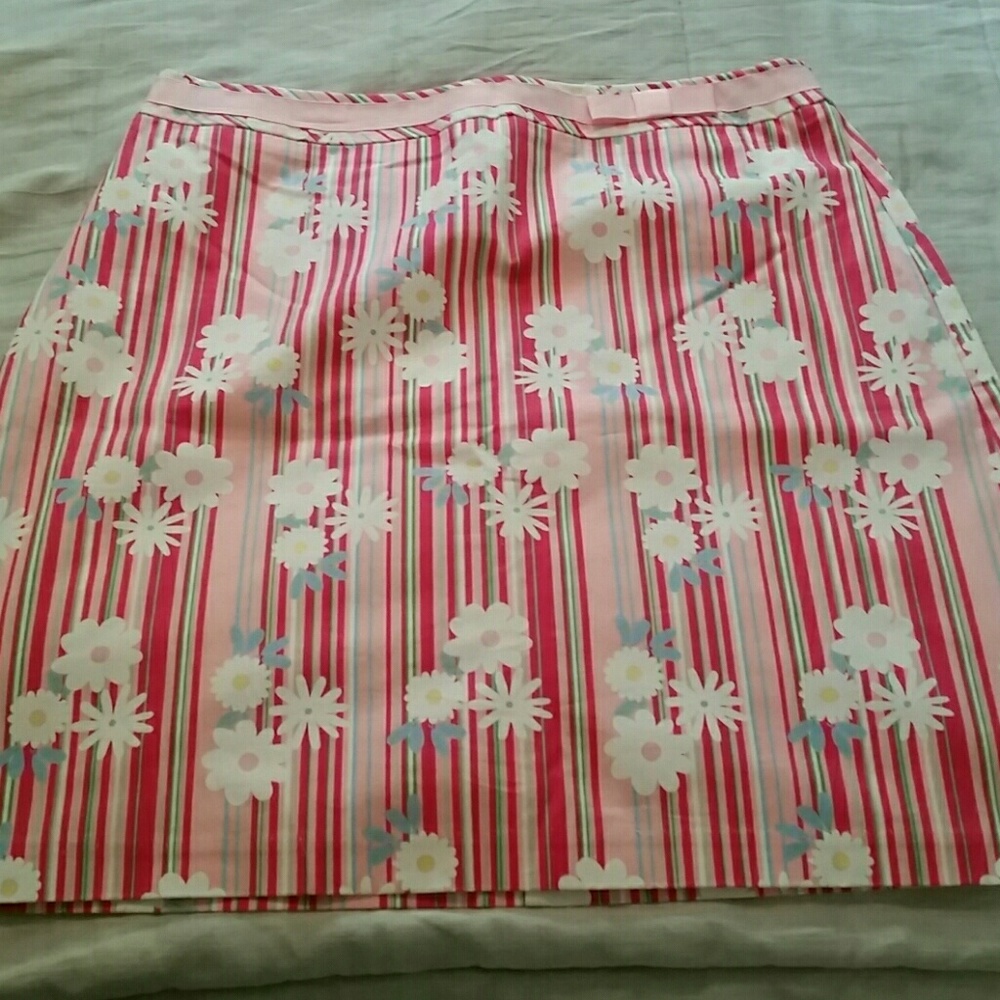 Great Condition Duck Head Petite Floral Skirt
